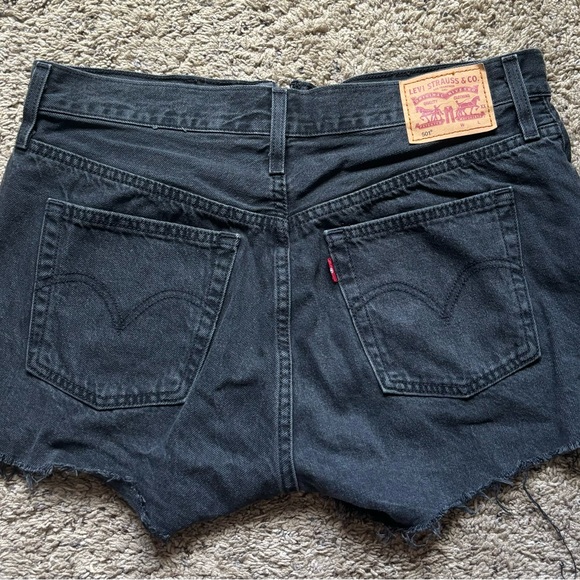Levis 501 Shorts - Picture 2 of 3